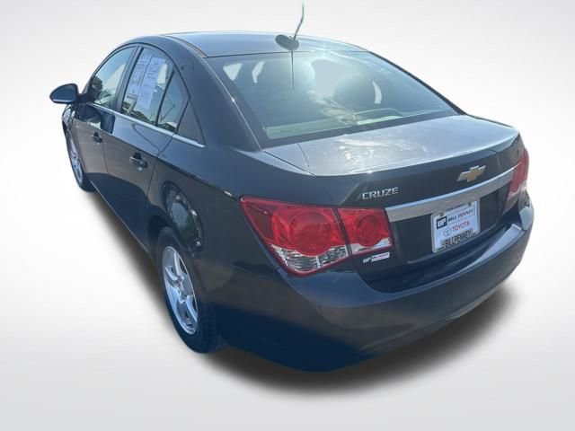 Used 2016 Chevrolet Cruze LT w/ Technology Package FWD image 3