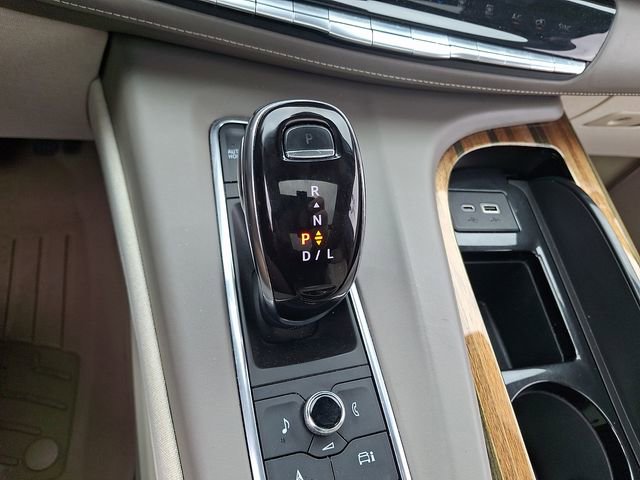 Used 2021 Cadillac Escalade Premium Luxury Platinum w/ LPO, Radiant Package AWD/4WD image 16