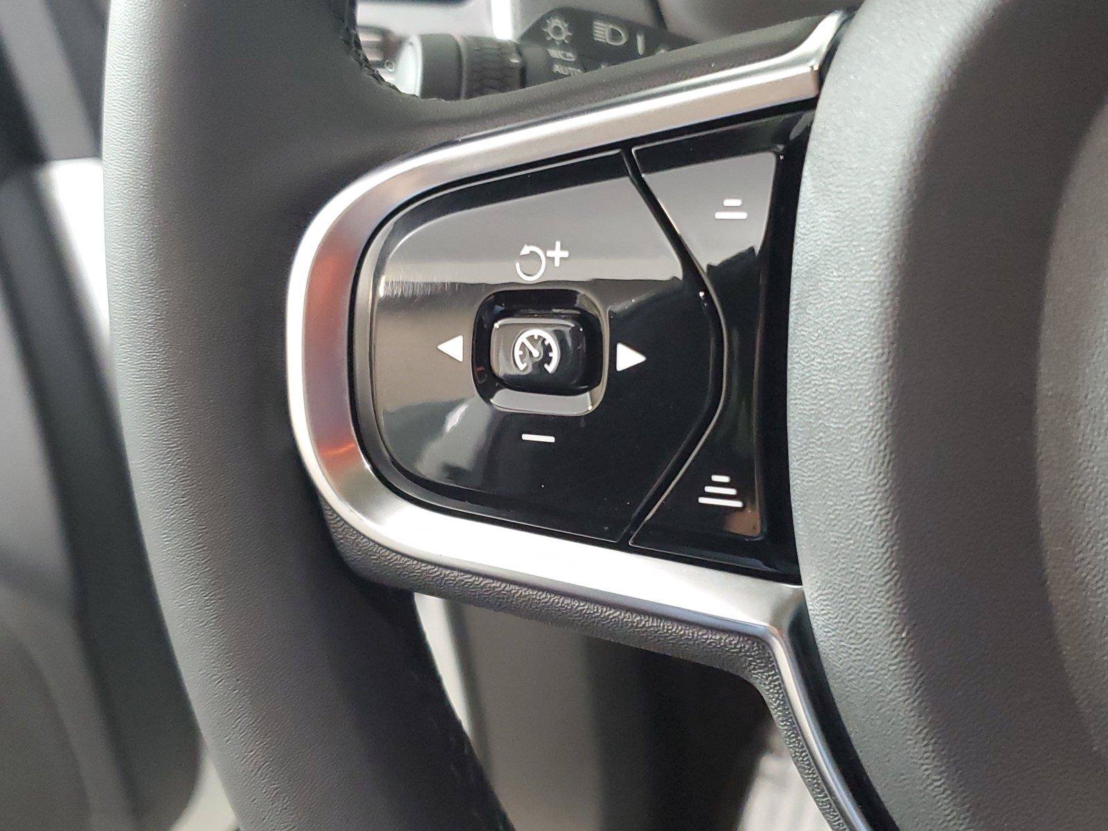 Certified 2023 Volvo XC90 B6 Plus w/ Protection Package AWD/4WD image 26