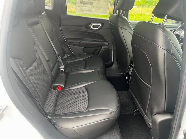 New 2025 Jeep Compass Latitude w/ Altitude Special Edition image 18