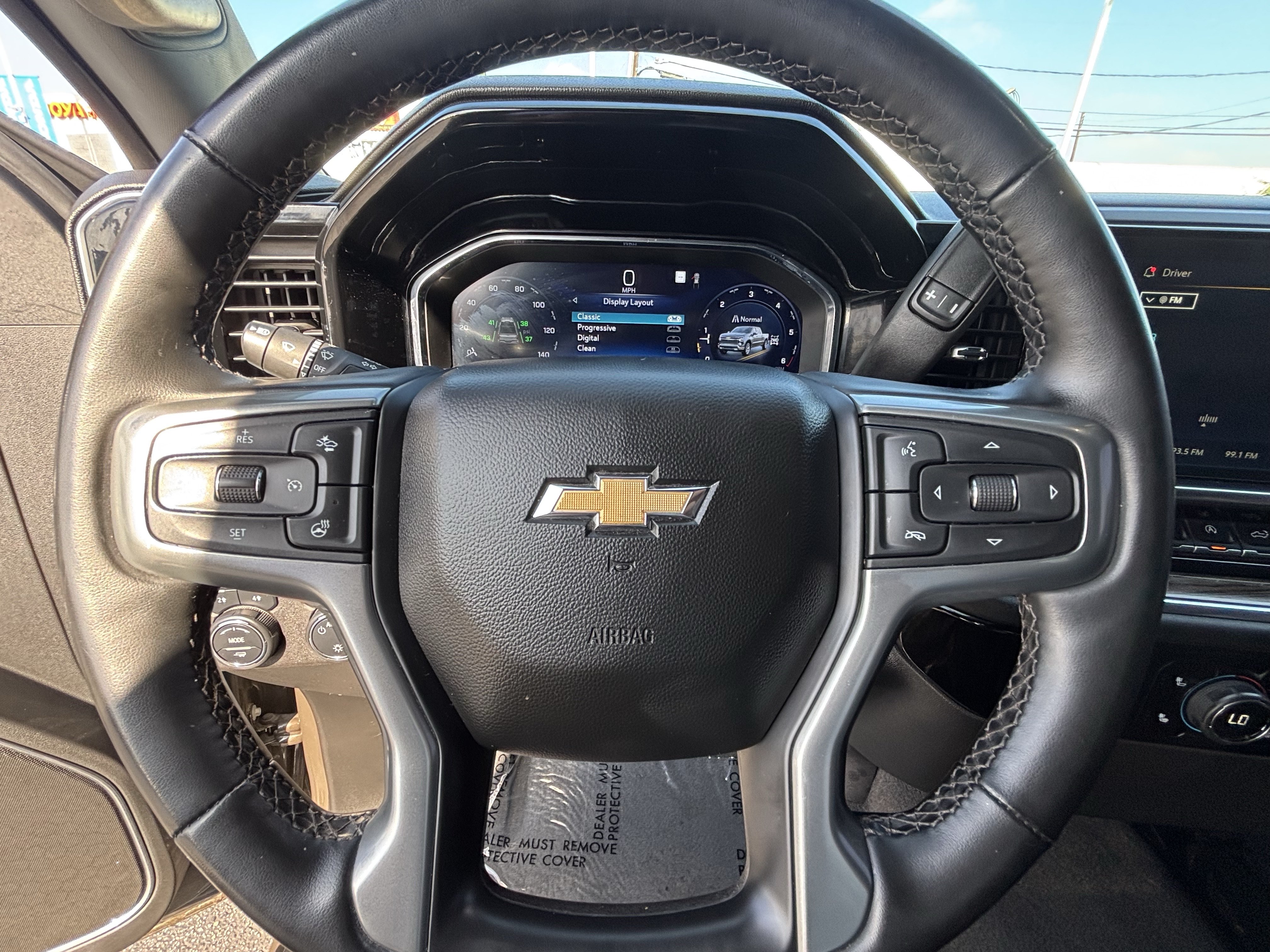 Used 2023 Chevrolet Silverado 1500 LT AWD/4WD image 24