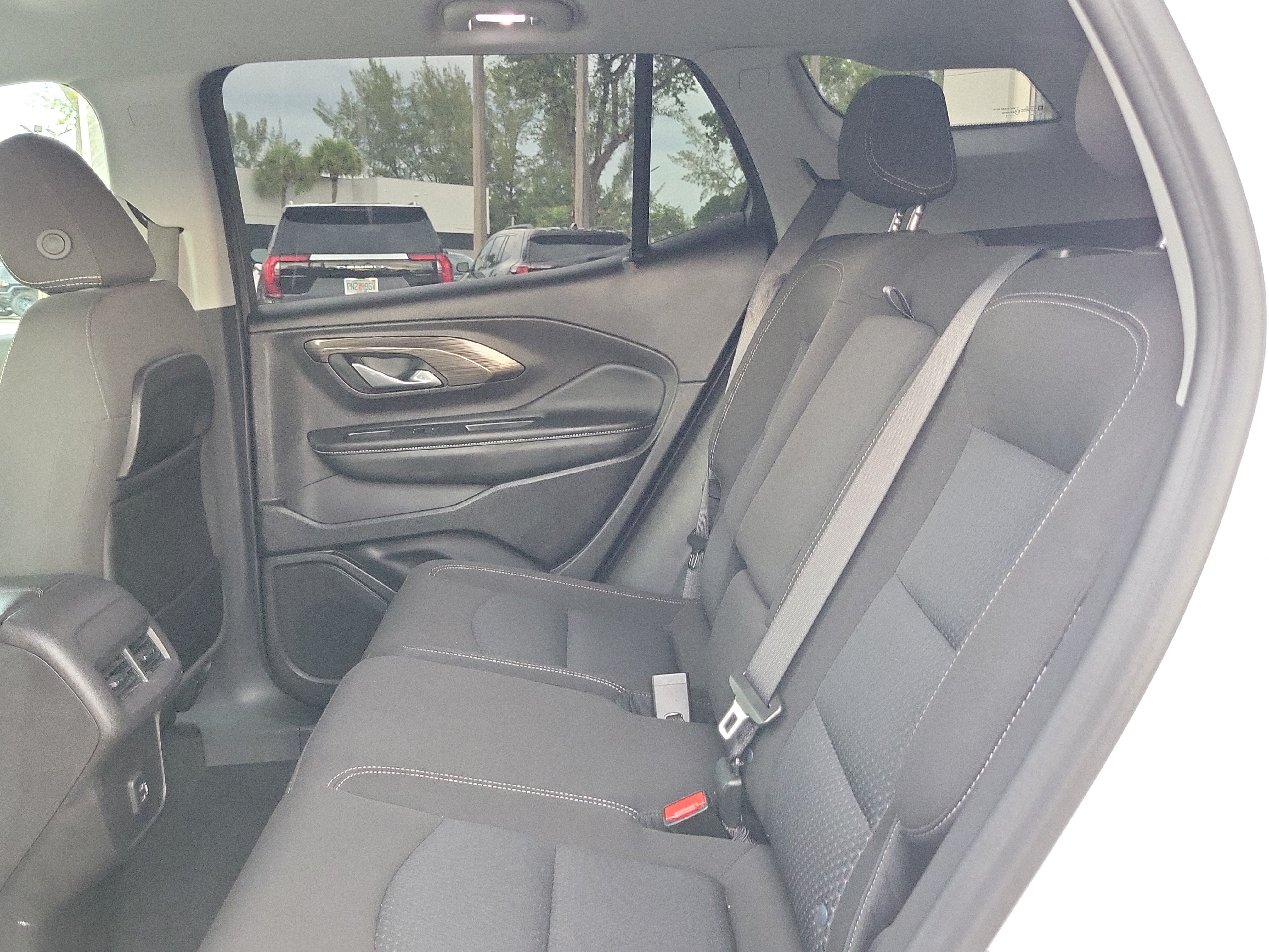 Used 2024 GMC Terrain SLE FWD image 12
