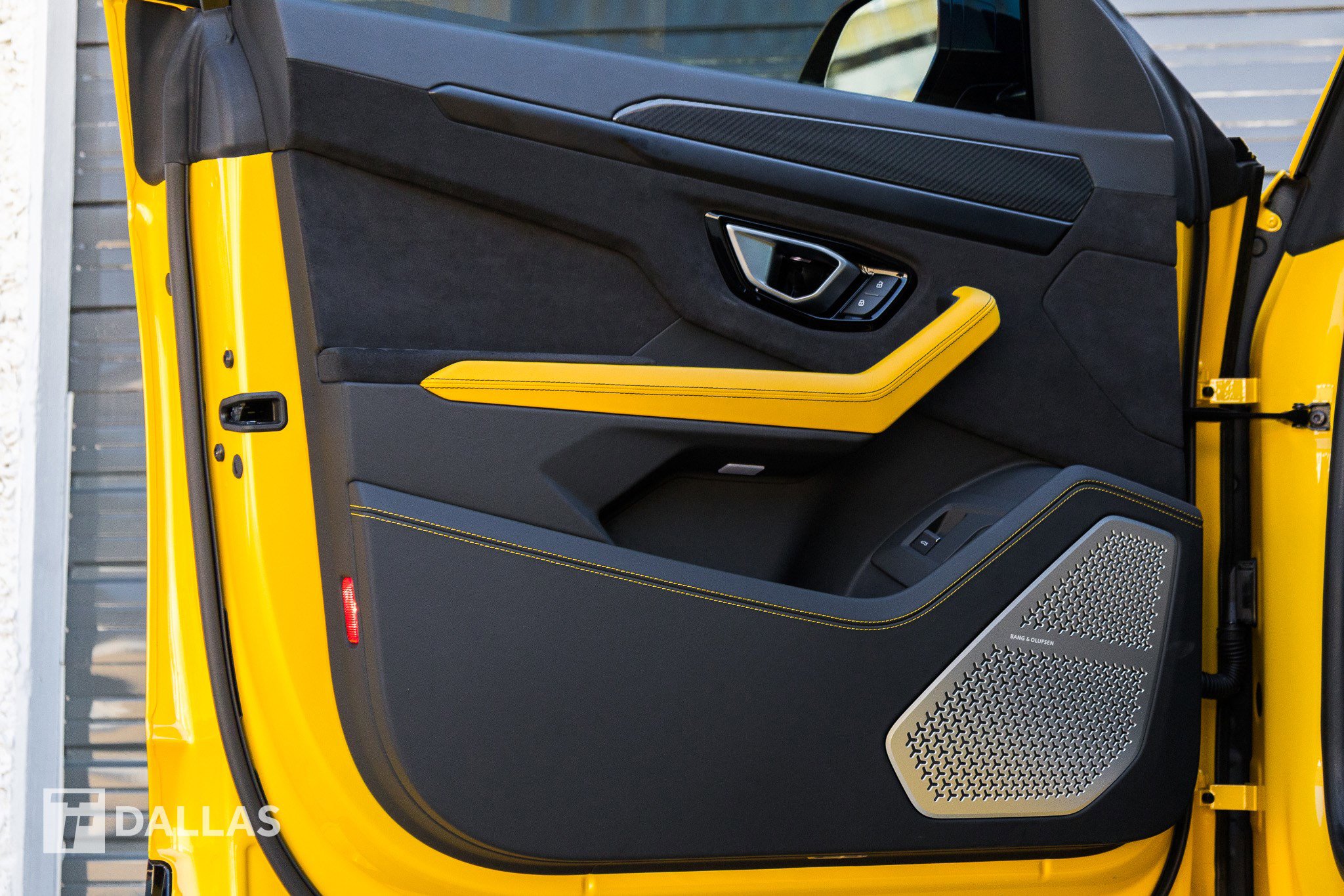 Used 2021 Lamborghini Urus image 19