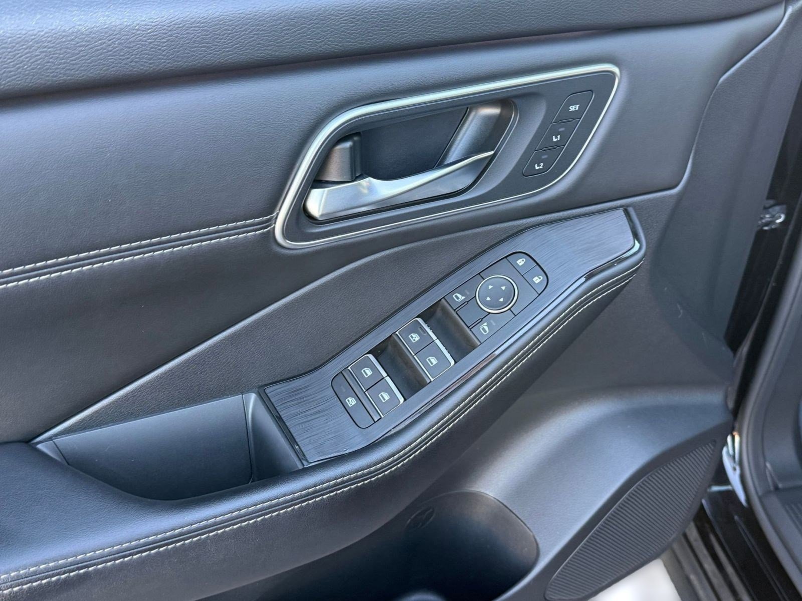 Certified 2024 Nissan Rogue Platinum image 21