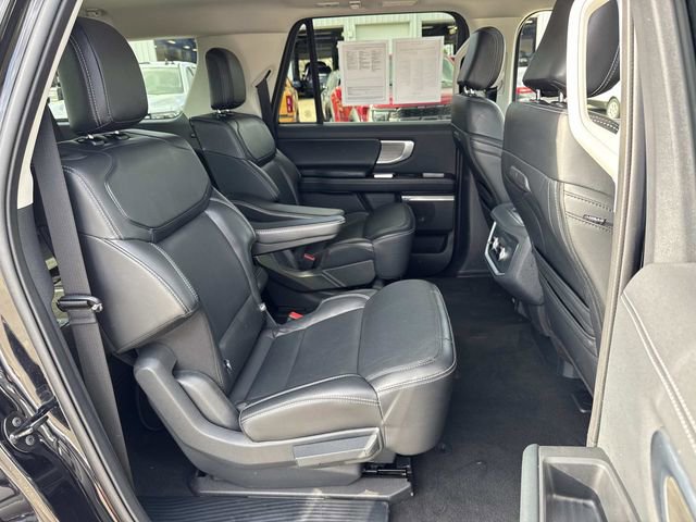 Used 2025 Ford Expedition Max Platinum image 12
