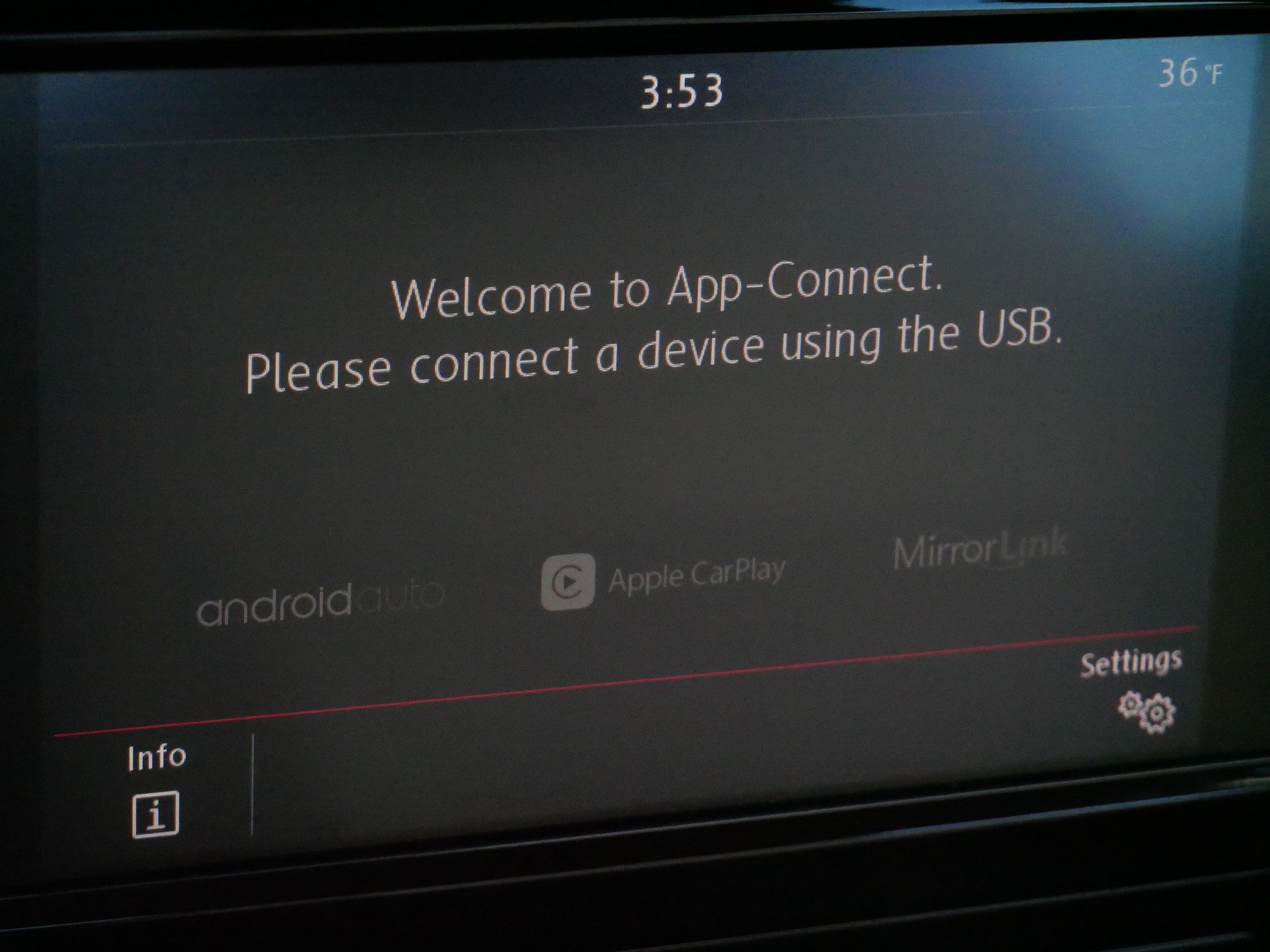 Certified 2020 Volkswagen Passat 2.0T SE w/ Sunroof Package image 30