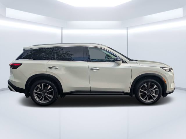 Used 2023 INFINITI QX60 Luxe w/ Cargo Package FWD image 2