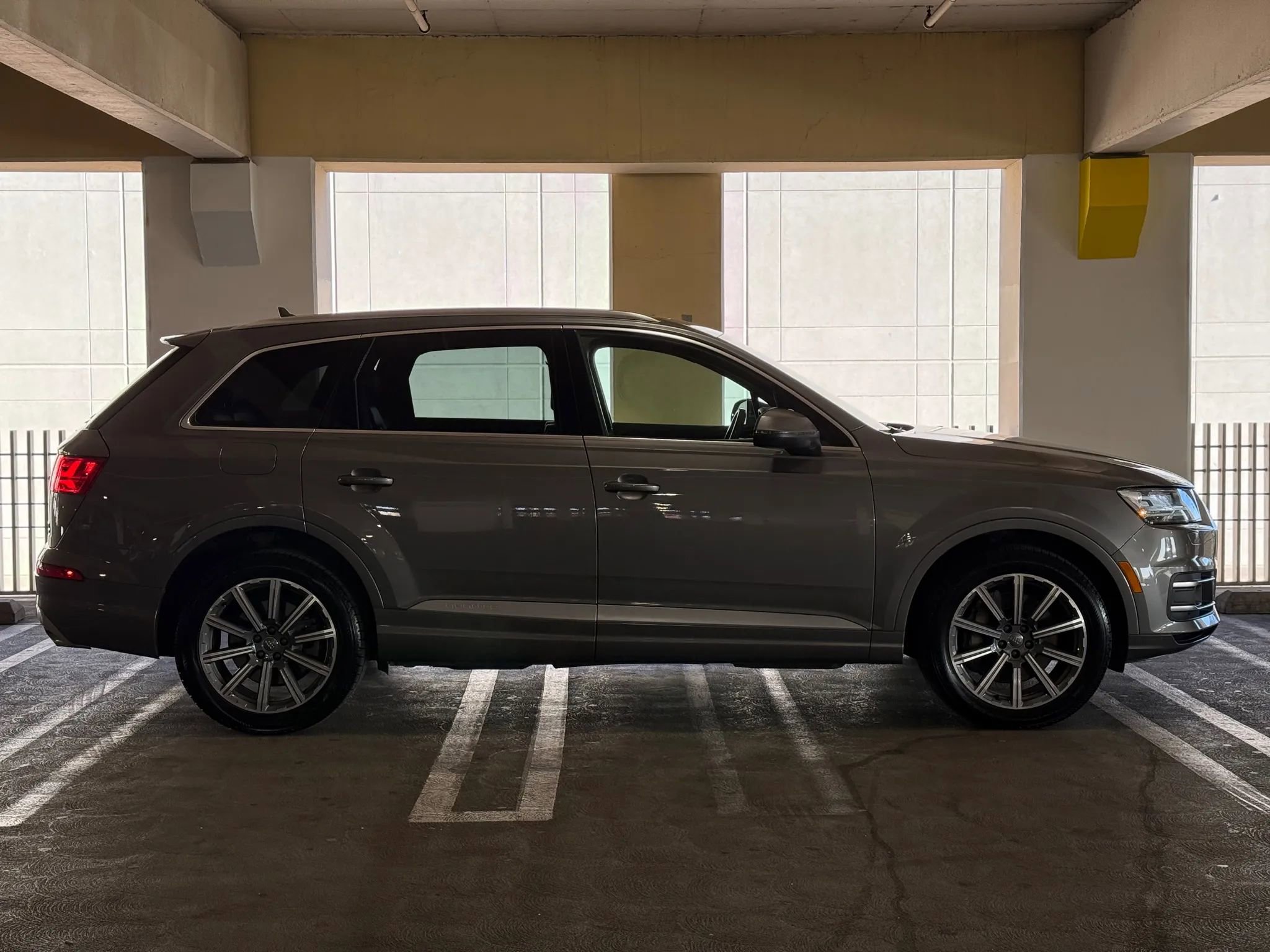 Used 2018 Audi Q7 3.0T Premium Plus w/ Premium Plus Package AWD/4WD image 3