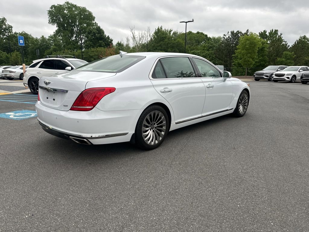 Used 2019 Genesis G90 3.3T Premium RWD image 5