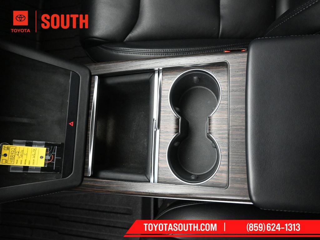 Used 2022 Tesla Model S image 19