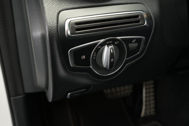 Used 2020 Mercedes-Benz C 300 4MATIC Sedan image 27