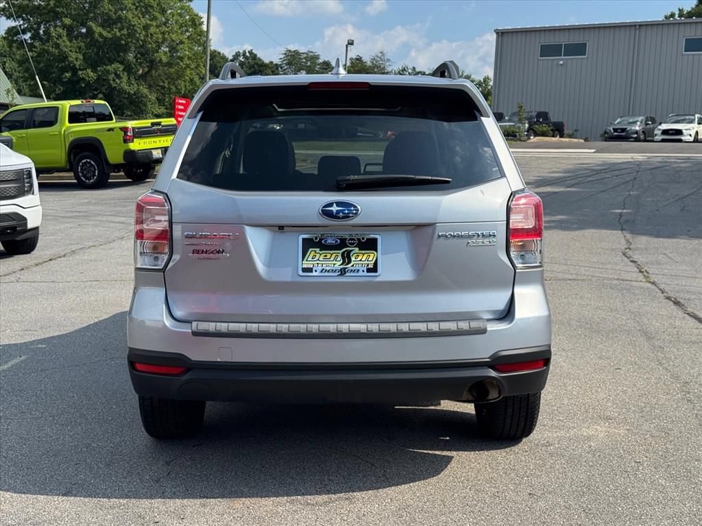 Used 2017 Subaru Forester 2.5i Premium w/ Popular Package #2A AWD/4WD image 4
