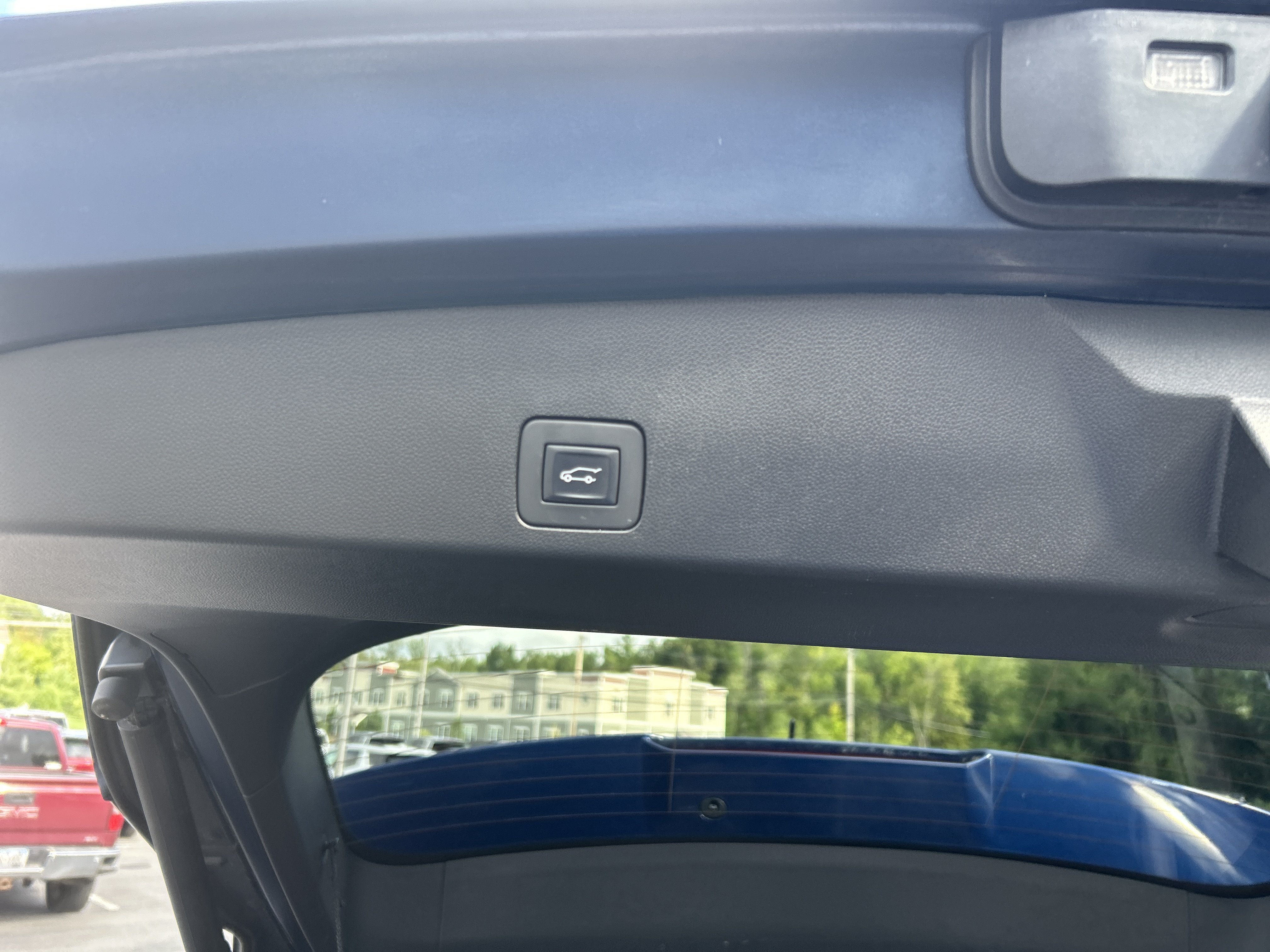 Used 2022 Buick Encore GX Essence w/ Advanced Technology Package AWD/4WD image 8