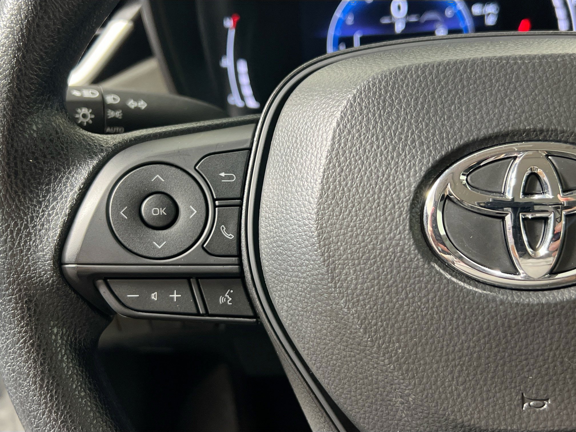 Used 2026 Toyota Corolla LE FWD image 18
