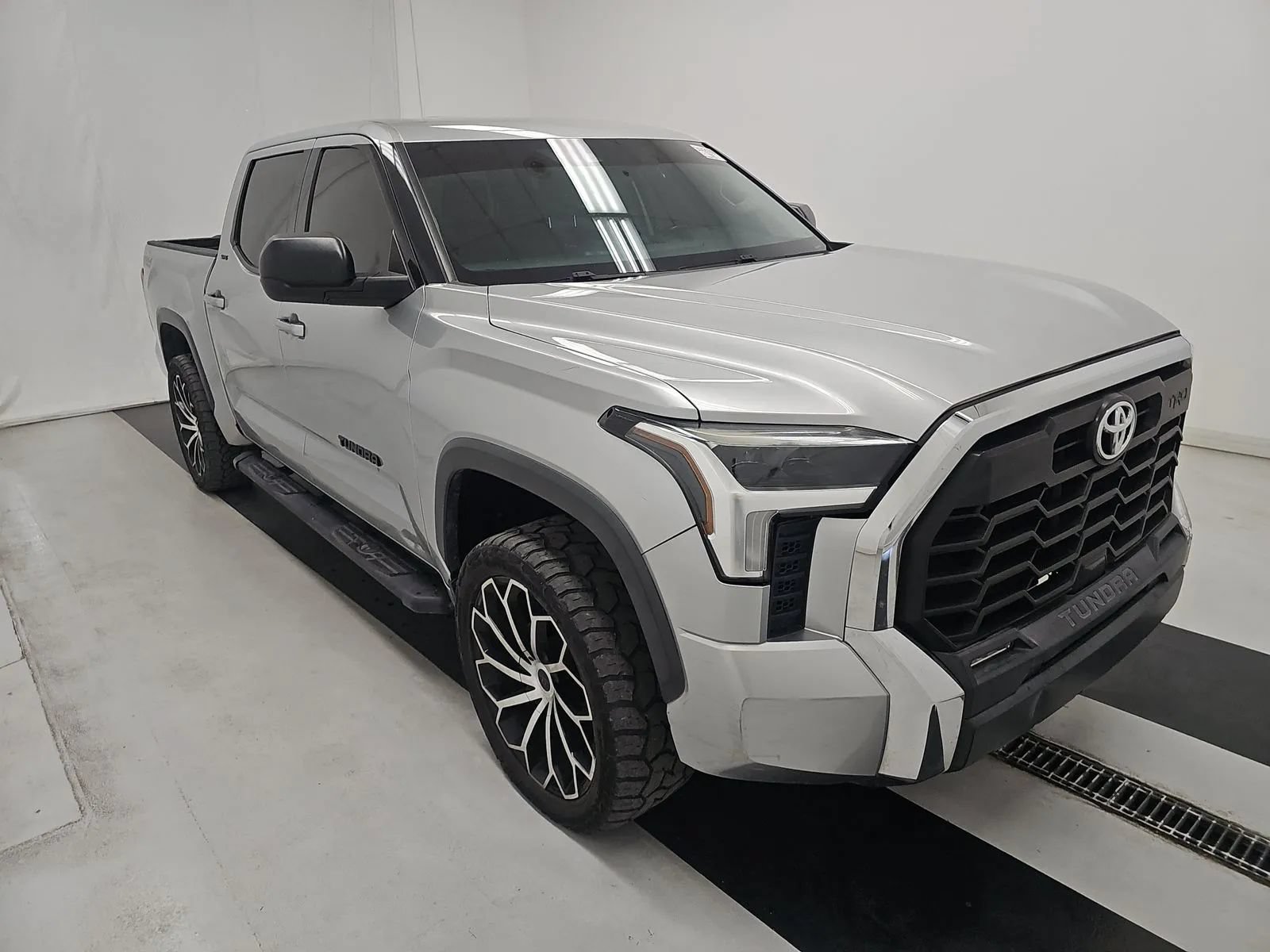 Used 2022 Toyota Tundra SR5 w/ TRD Off-Road Package AWD/4WD image 4