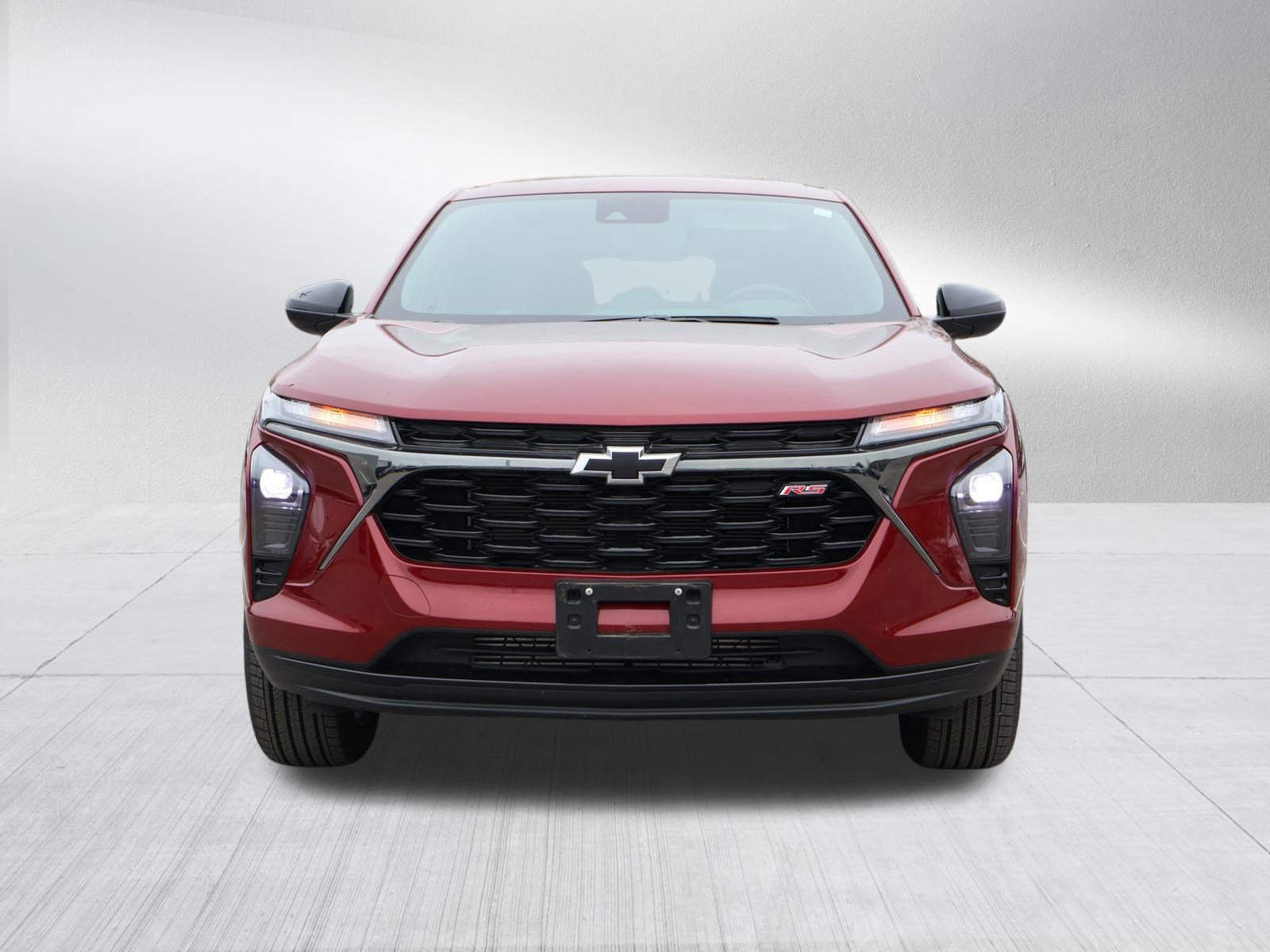 Used 2025 Chevrolet Trax RS w/ Sunroof Package image 2