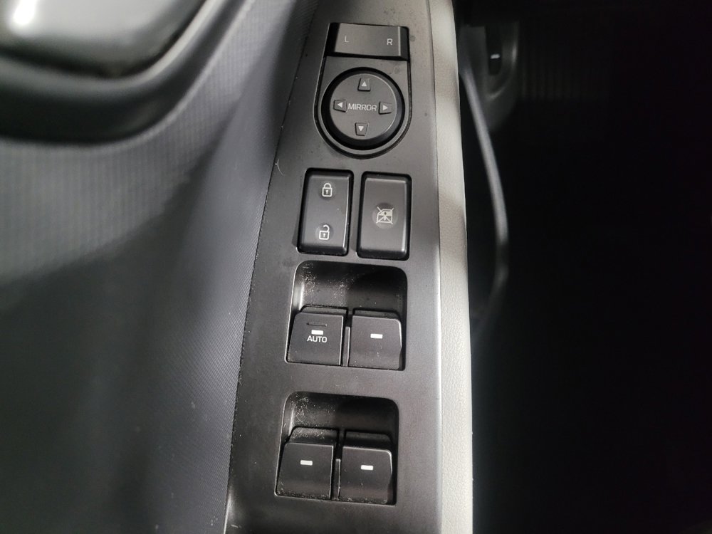 Used 2021 Hyundai Ioniq SE FWD image 32