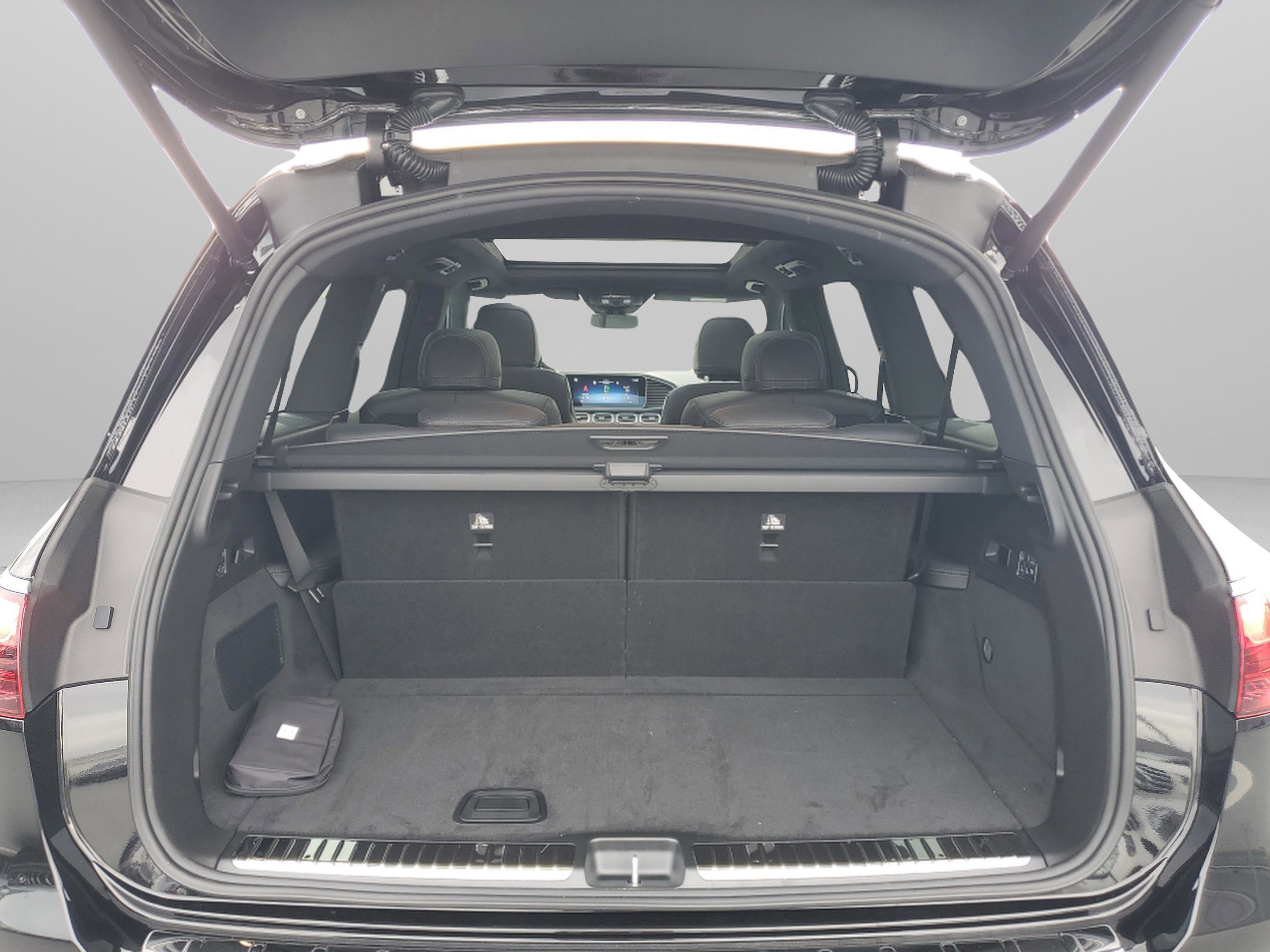 Used 2026 Mercedes-Benz GLS 580 4MATIC image 9