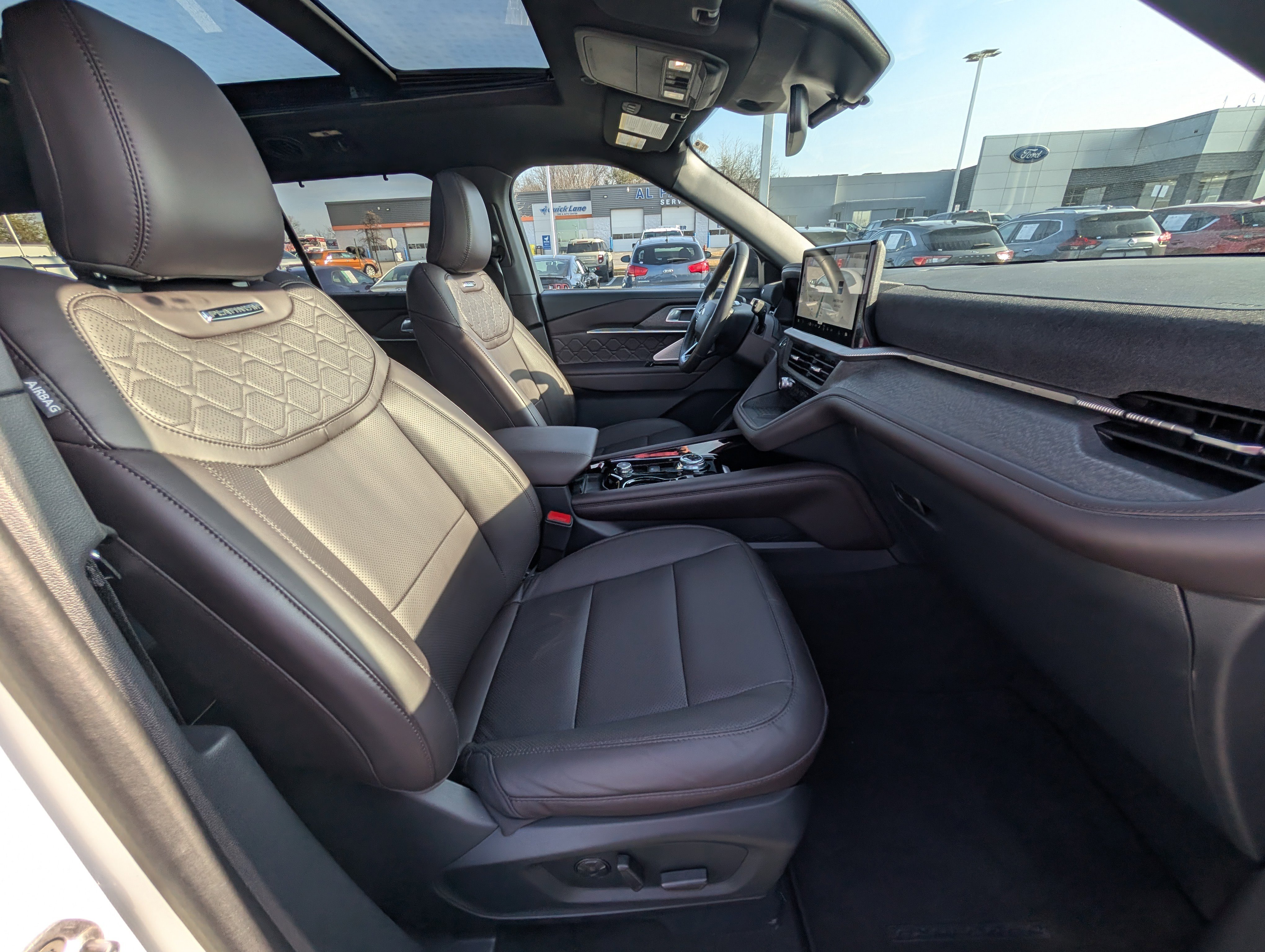 Used 2025 Ford Explorer Platinum w/ Ultimate Package image 10