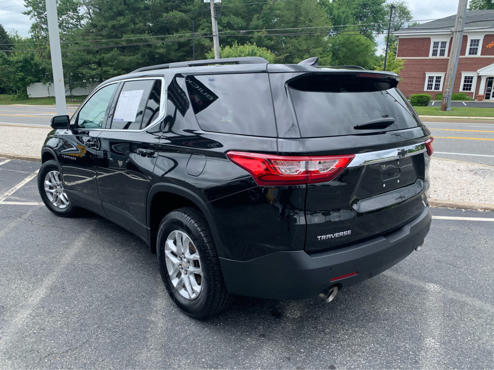 Used 2019 Chevrolet Traverse LT FWD image 4