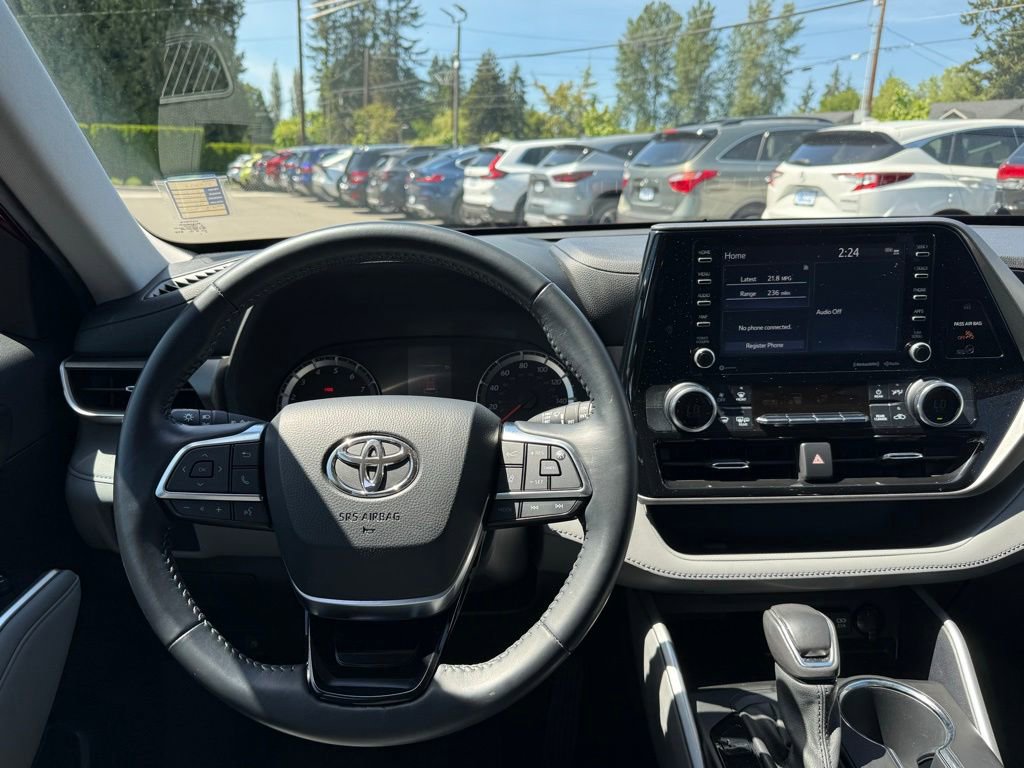Used 2021 Toyota Highlander LE AWD/4WD image 21