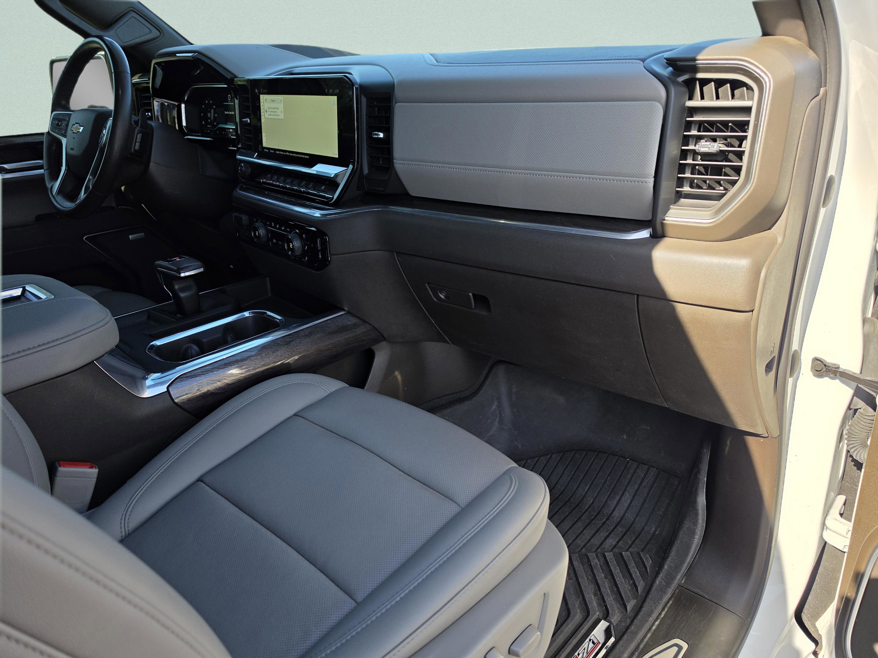 Used 2022 Chevrolet Silverado 1500 LTZ AWD/4WD image 14