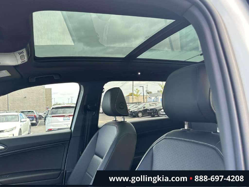 Used 2021 Volkswagen Tiguan SE R-Line FWD image 19