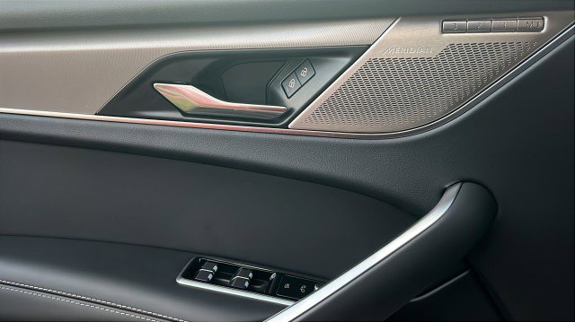Used 2025 Jaguar F-PACE R-Dynamic S image 12