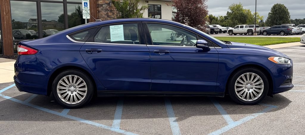 Used 2016 Ford Fusion SE FWD image 19