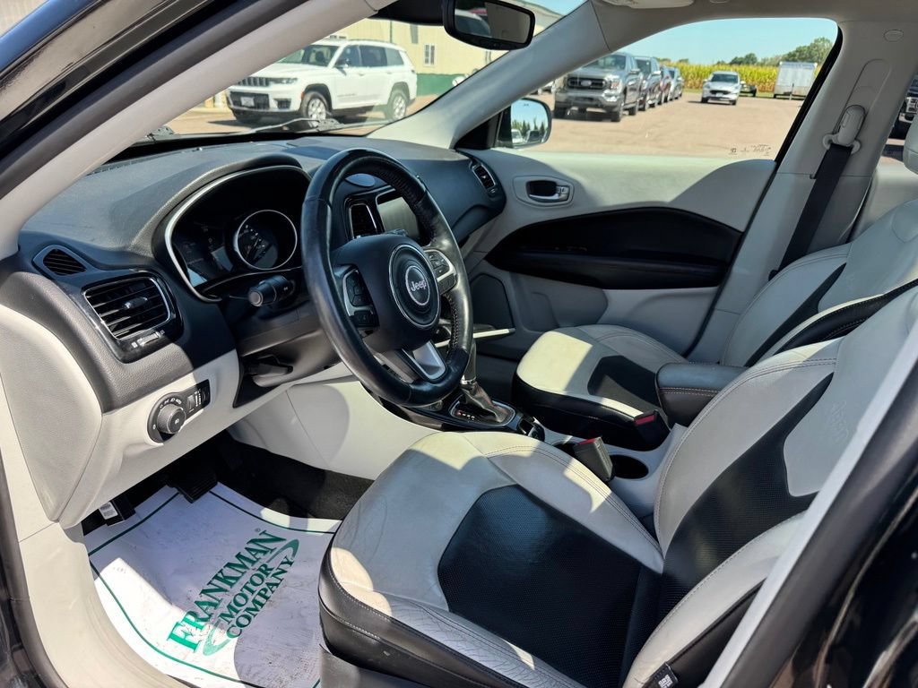 Used 2017 Jeep Compass Limited AWD/4WD image 5