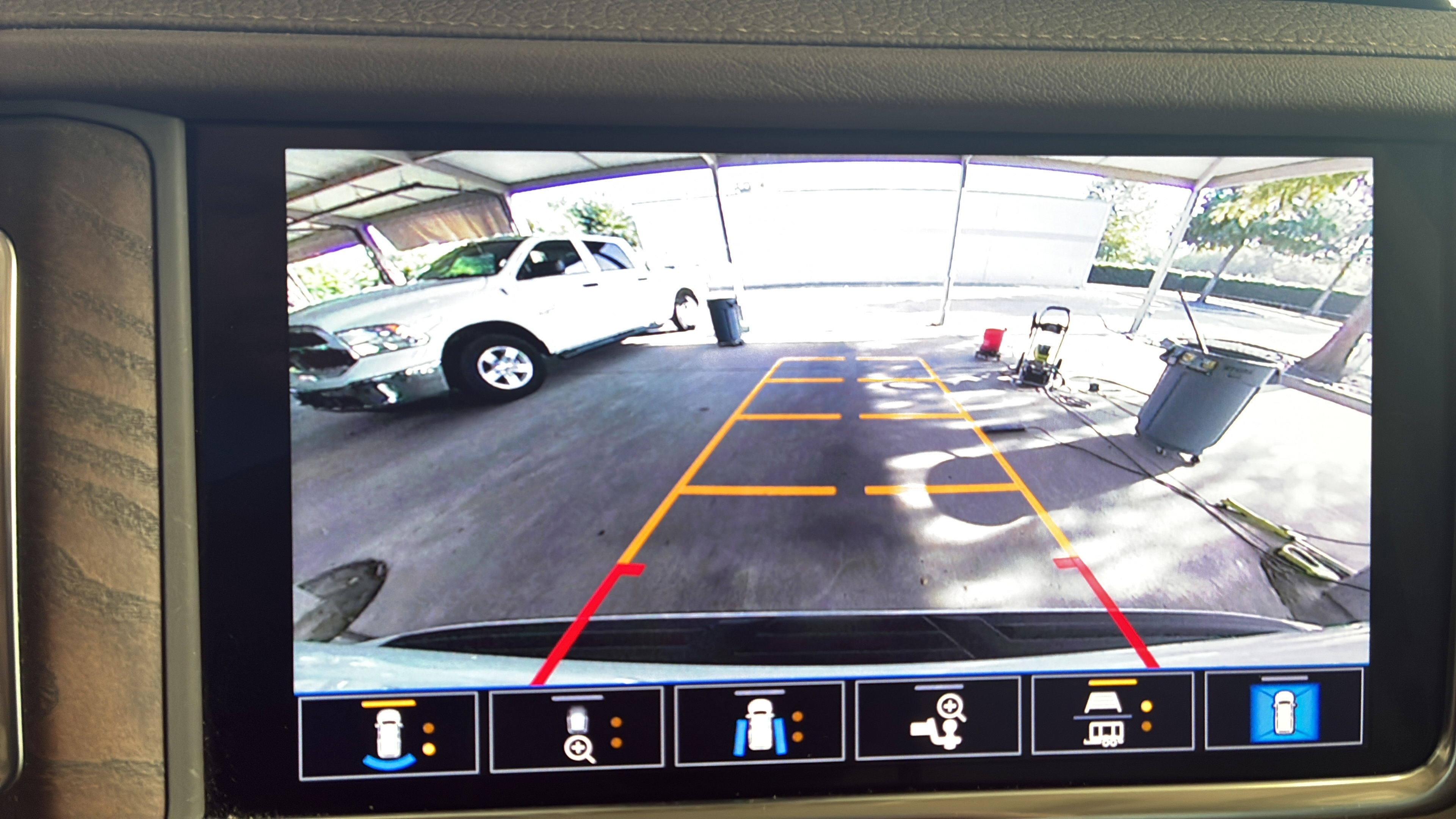 Used 2021 GMC Yukon Denali AWD/4WD image 14