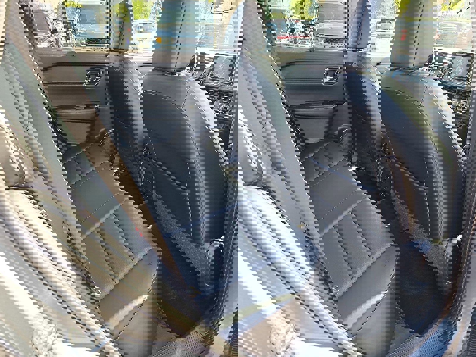 Used 2021 Nissan Rogue SV w/ Premium Package image 11