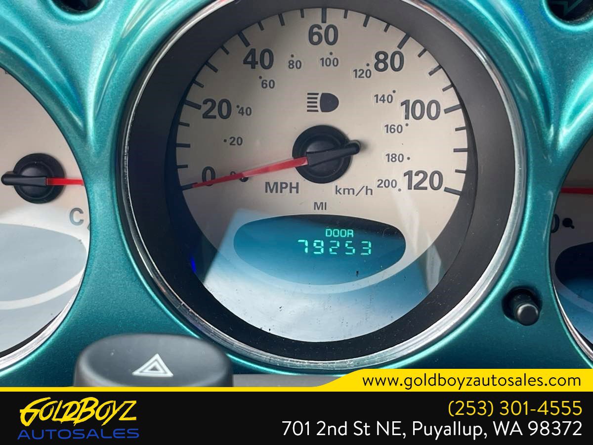 Used 2004 Chrysler PT Cruiser Limited w/ Chrome Accents Group FWD image 33