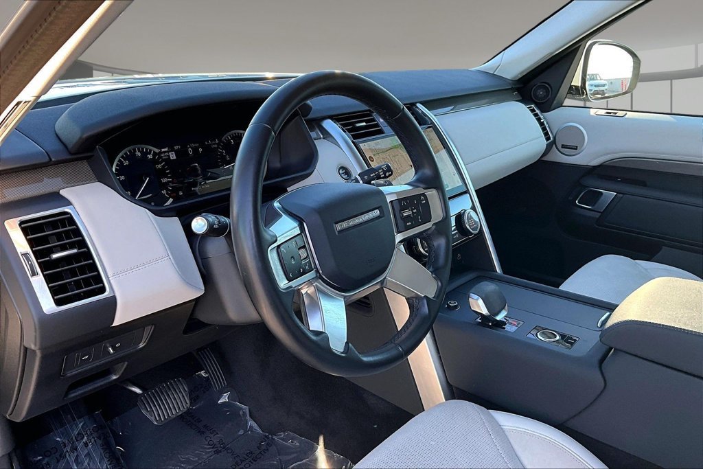 Certified 2023 Land Rover Discovery S AWD/4WD image 15