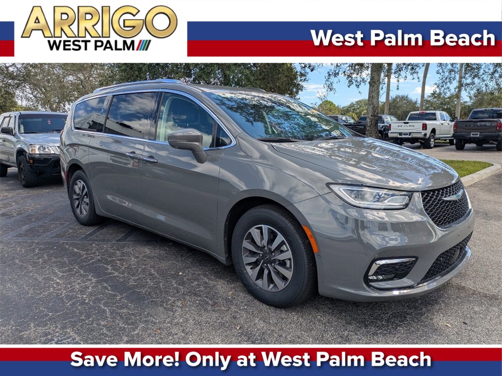 Used 2021 Chrysler Pacifica Touring-L