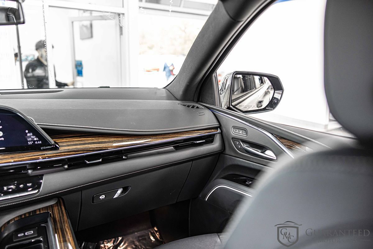 Used 2023 Cadillac Escalade Luxury w/ LPO, Floor Liner Package AWD/4WD image 39
