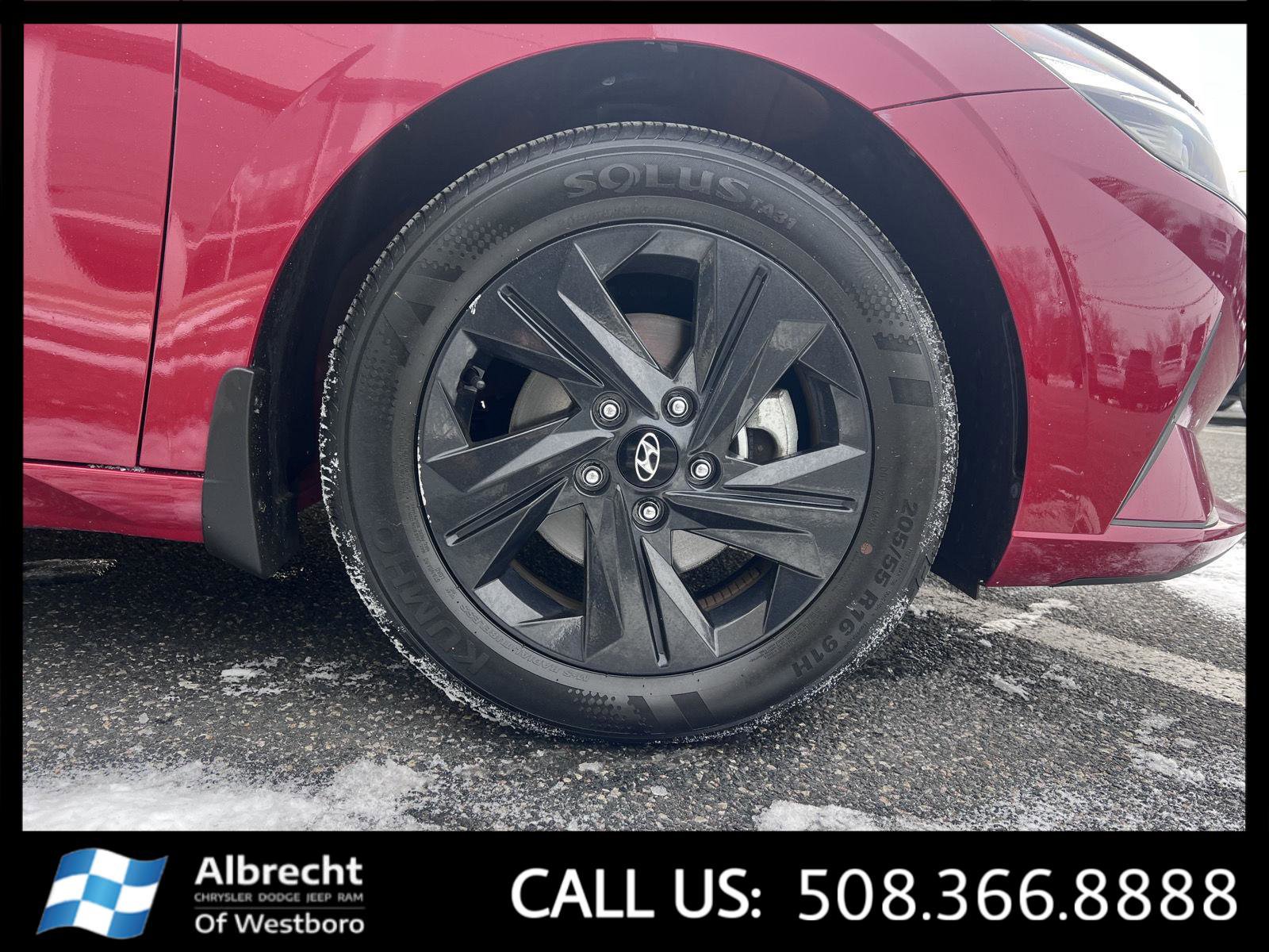 Used 2023 Hyundai Elantra SEL image 31