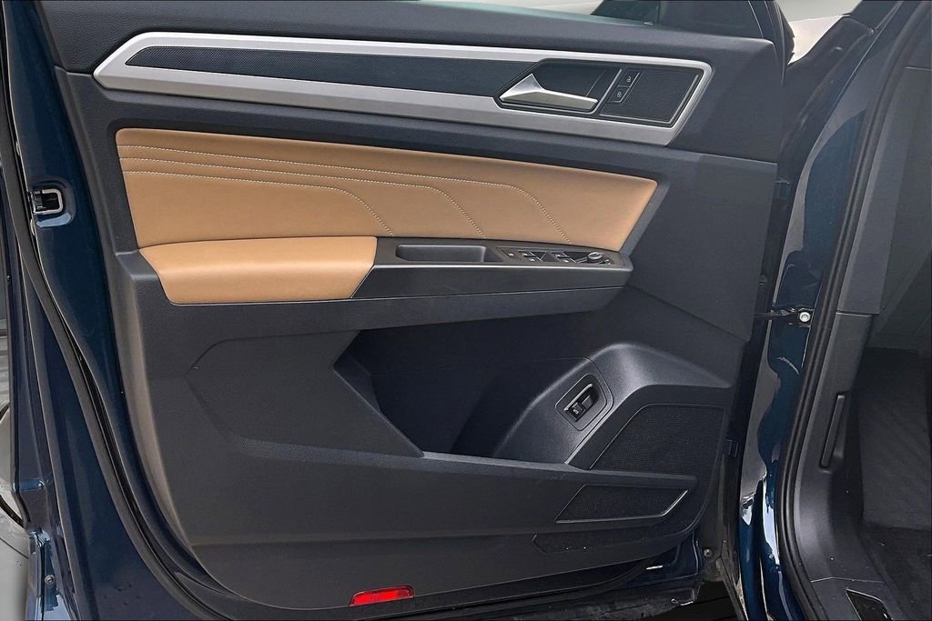 Used 2022 Volkswagen Atlas Cross Sport SEL R-Line w/ Cross Sport MDO Package image 19