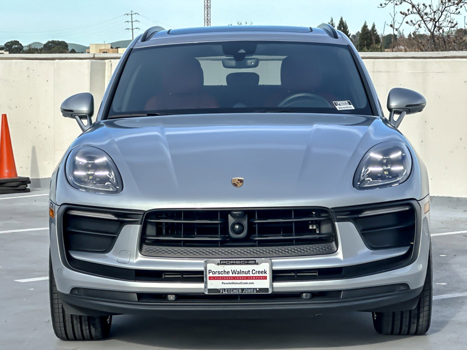 Used 2025 Porsche Macan image 11