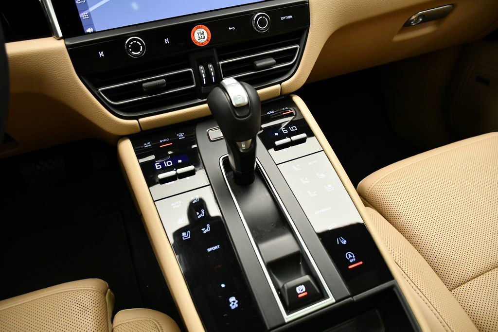 Used 2022 Porsche Macan image 33