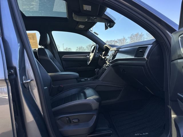 Used 2020 Volkswagen Atlas Cross Sport SEL Premium R-Line image 27