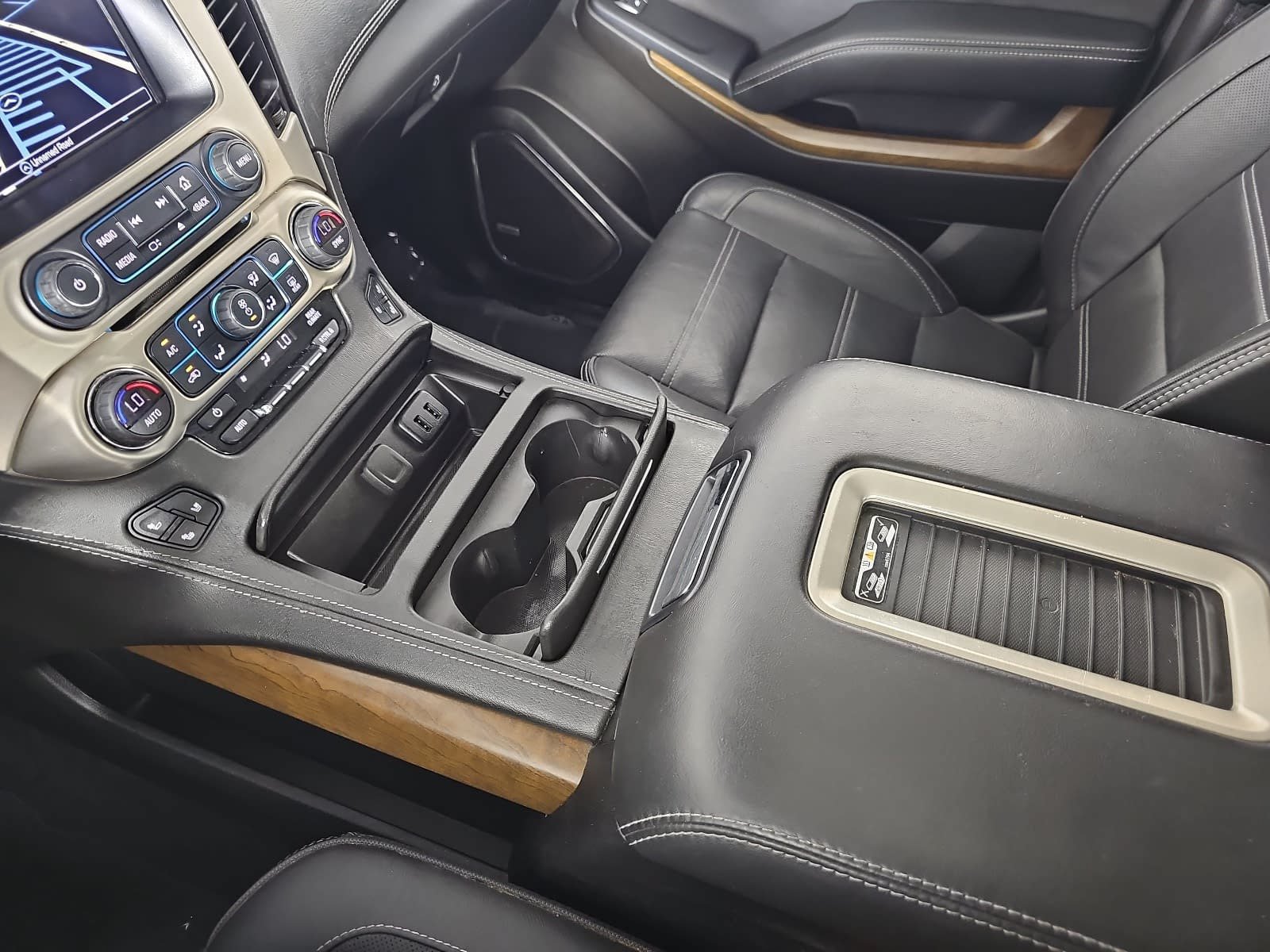 Used 2020 GMC Yukon XL Denali w/ Open Road Package RWD image 25
