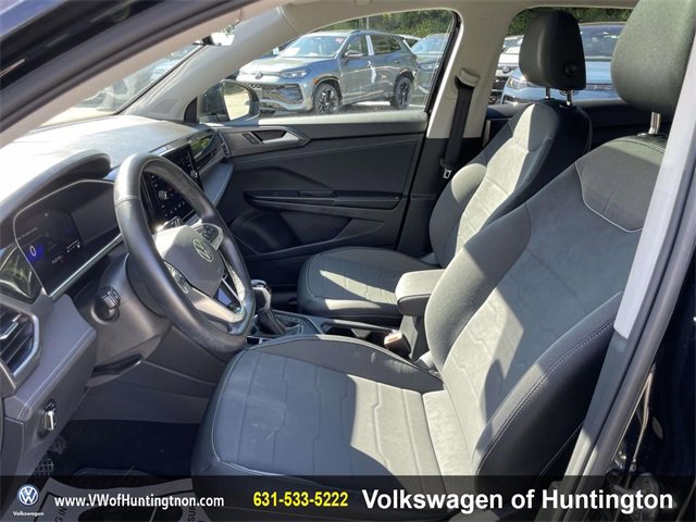 Certified 2025 Volkswagen Taos SE w/ Taos Adventure Package (SXB) image 11