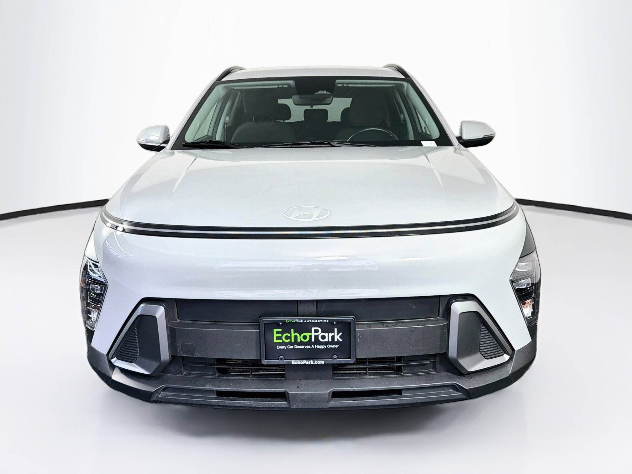 Used 2025 Hyundai Kona SEL FWD image 2