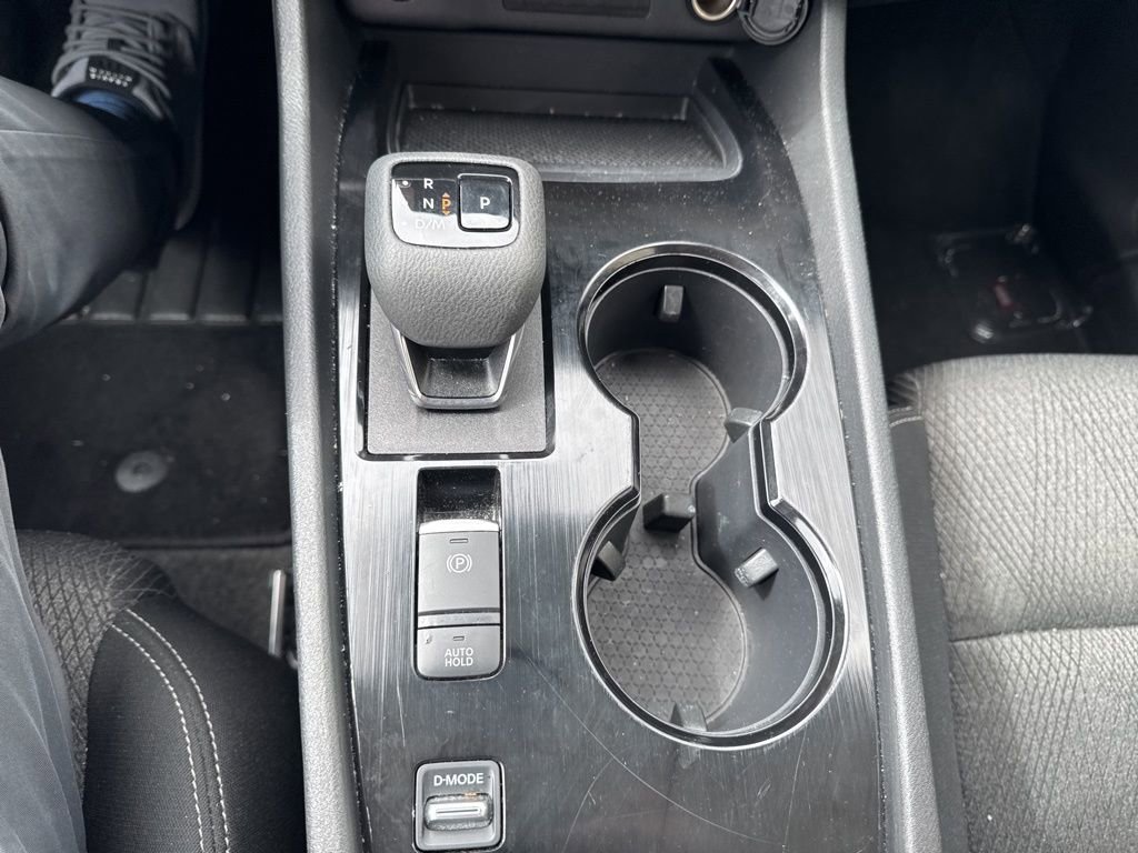 Used 2025 Nissan Rogue SV image 17