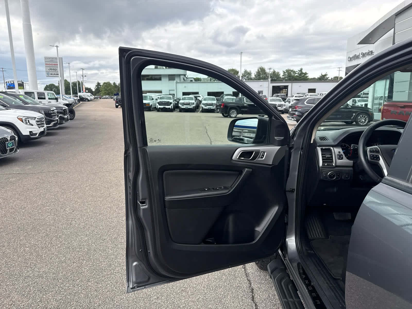 Used 2023 Ford Ranger XLT w/ Equipment Group 302A High AWD/4WD image 11