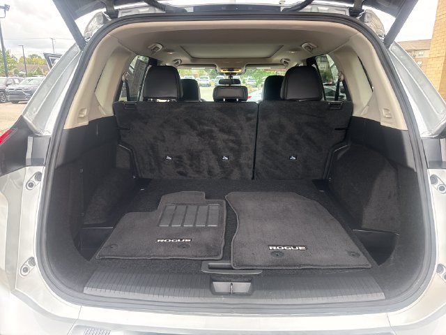 Used 2025 Nissan Rogue SV w/ SV Premium Package FWD image 18