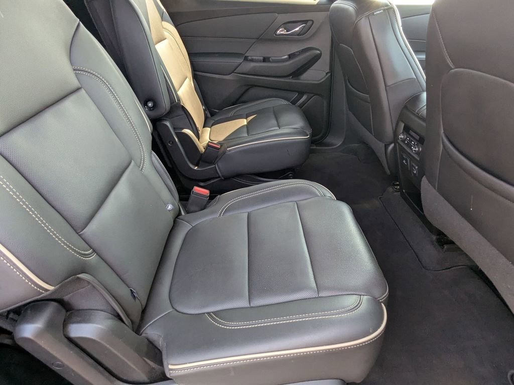 Used 2023 Chevrolet Traverse Premier image 19