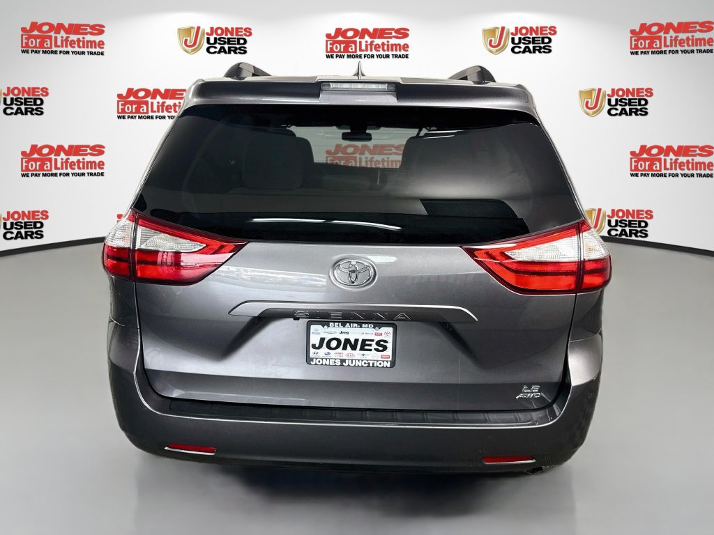 Certified 2019 Toyota Sienna LE AWD/4WD image 15