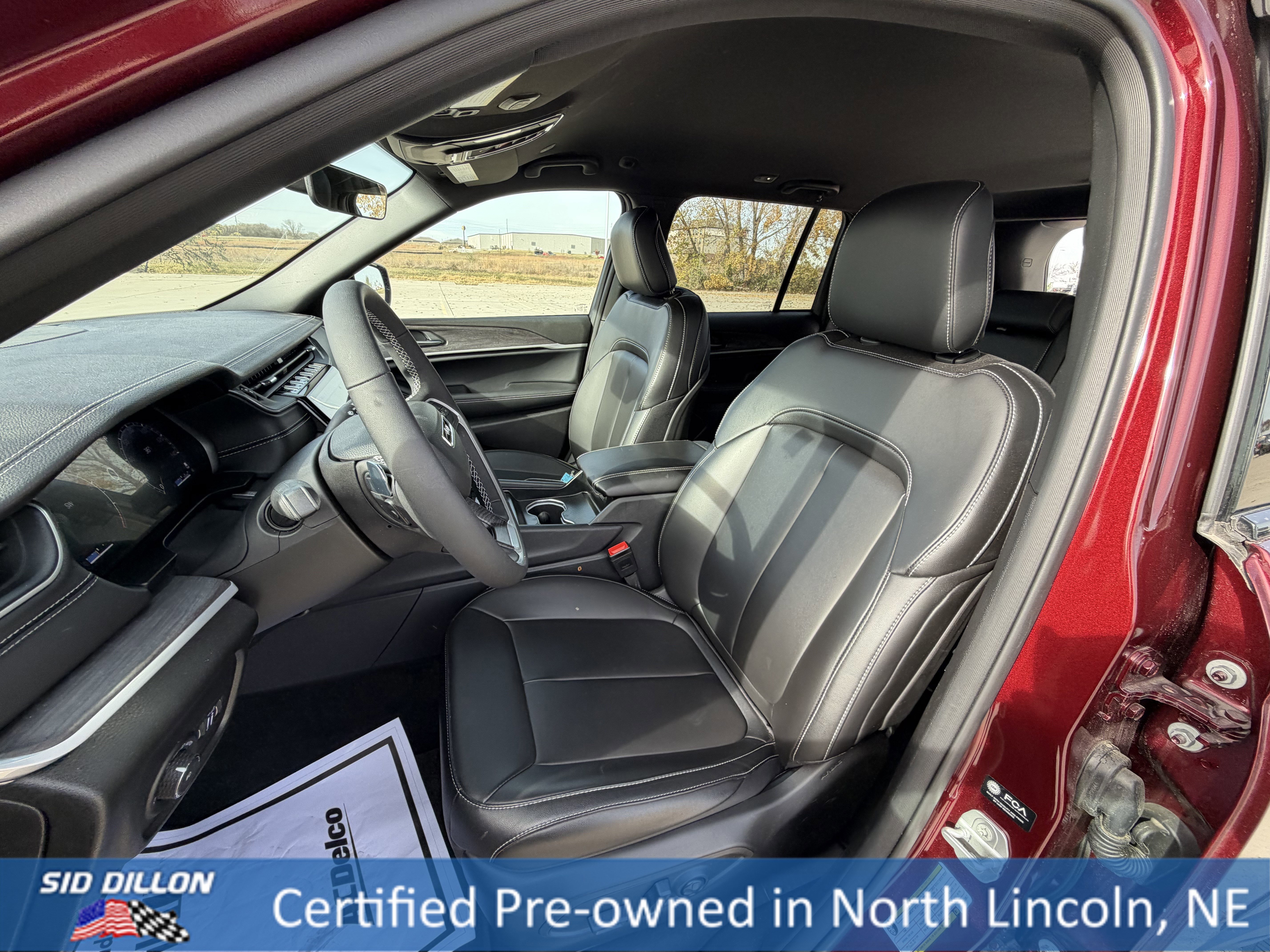 Used 2025 Jeep Grand Cherokee Limited image 18